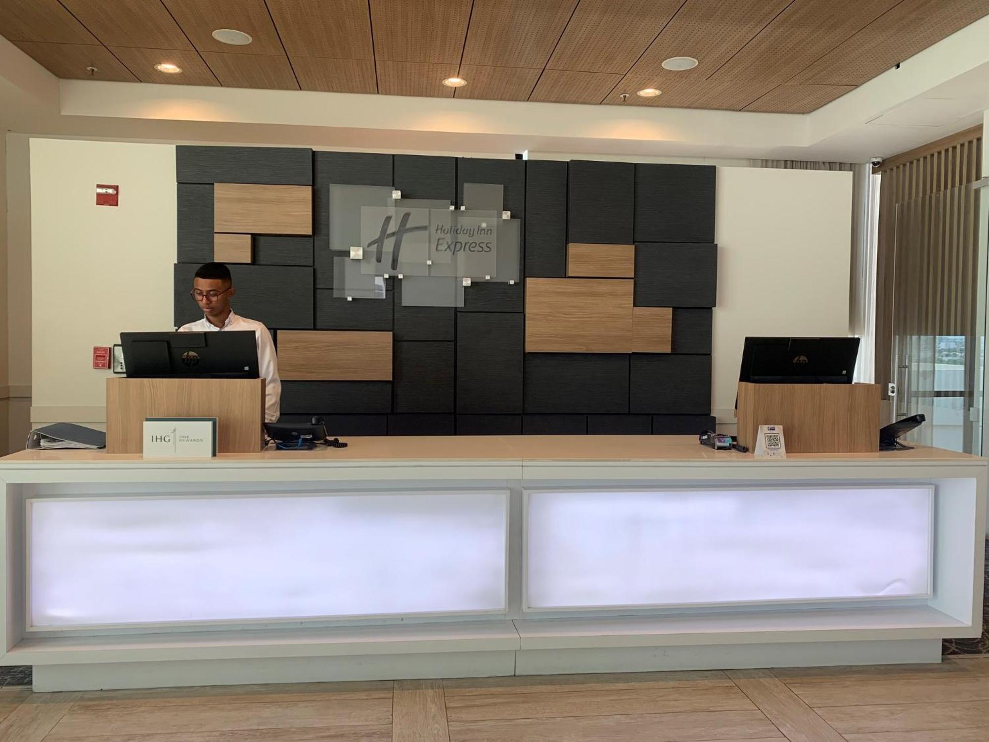 Holiday Inn Express Cartagena Manga By Ihg Exterior photo